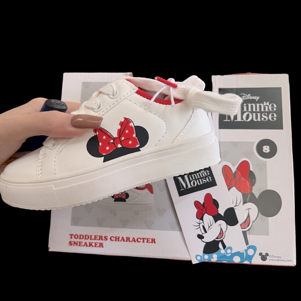 - Aldi’s mini mouse toddler tennis shoes
